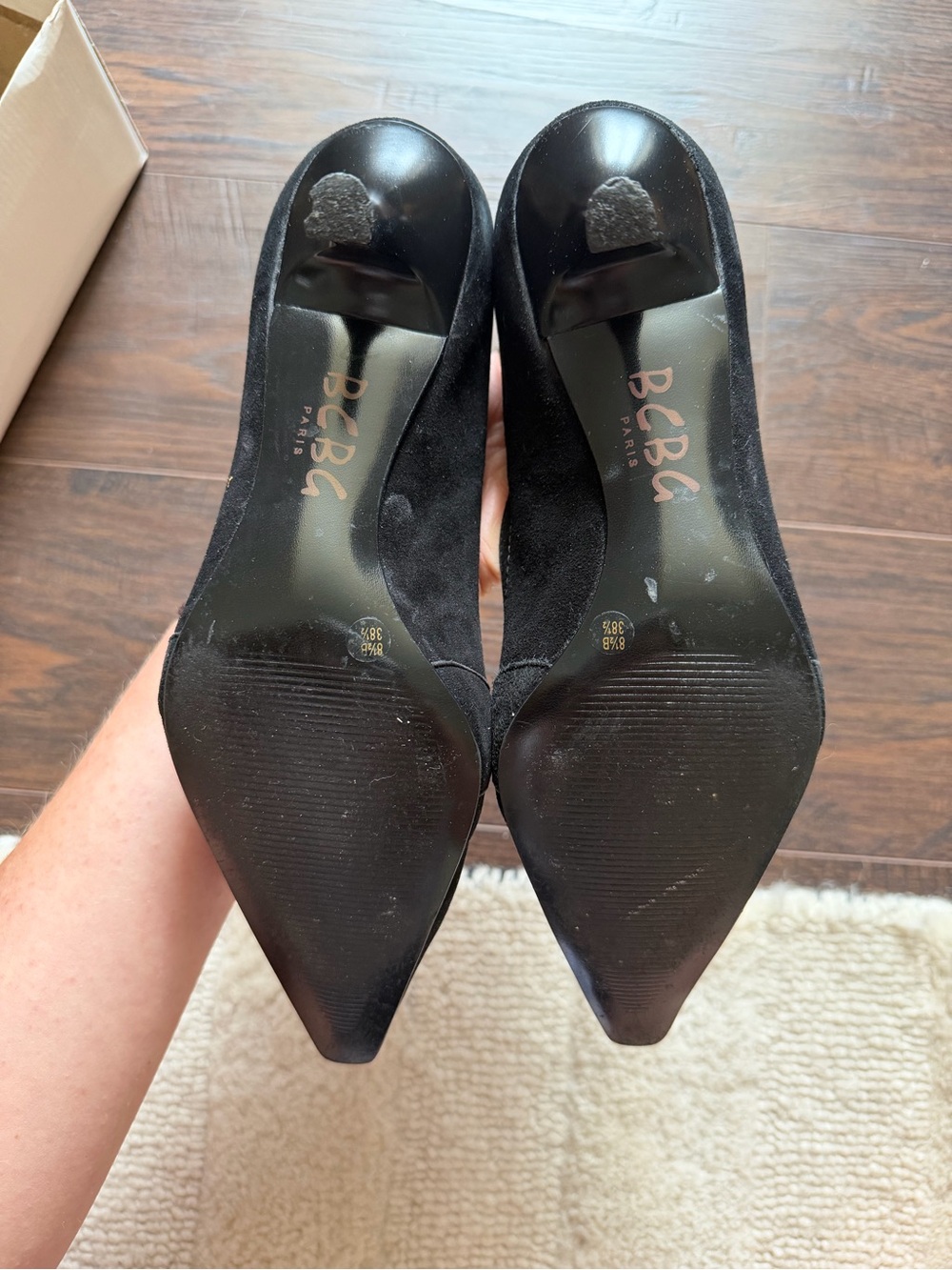 Vintage BCBG Black Suede Kitten Heel - Picture 3 of 4